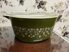 VTG PYREX 475-B GREEN SPRING BLOSSOM CRAZY DAISY 2.5 QT CASSEROLE DISH w/ LID