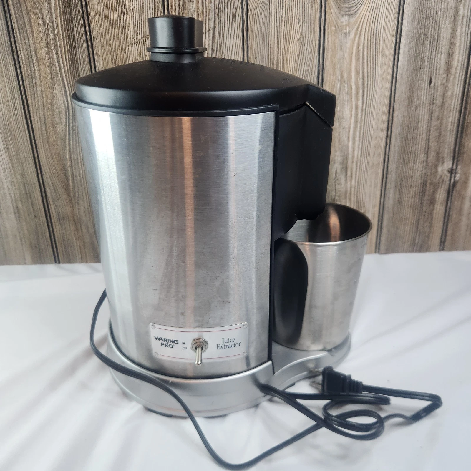 Waring Pro Health Juice Extractor Juicer Model JEX328 Stainless Steel Cup Tested