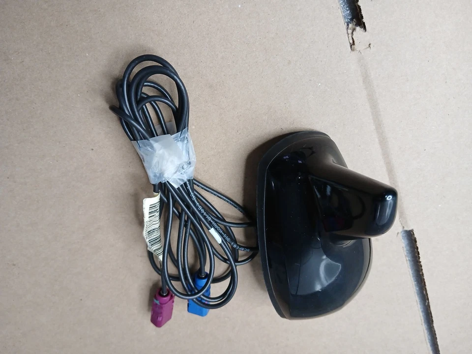 Antena de radio negra aleta de tiburón 12-14 Mercedes W204 C250 C300 sedán OEM Foto 4 de 4