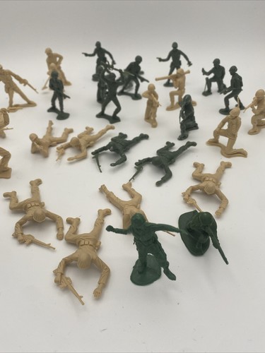 VTG 30 Toy Soldiers Army Military Men Plastic Green and Beige various Poses 2.5” - Picture 3 of 12