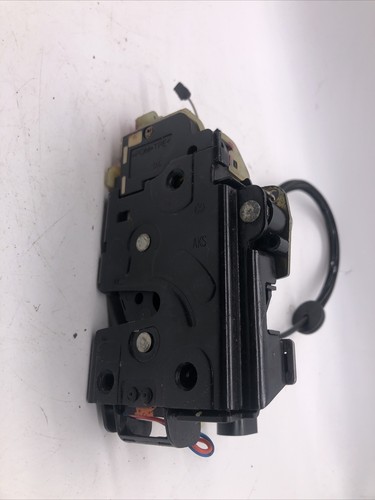 05.5-10 VW MK5 Rabbit Jetta RH Rear Passenger Door Latch Assembly 3B4839016AF - Picture 5 of 6