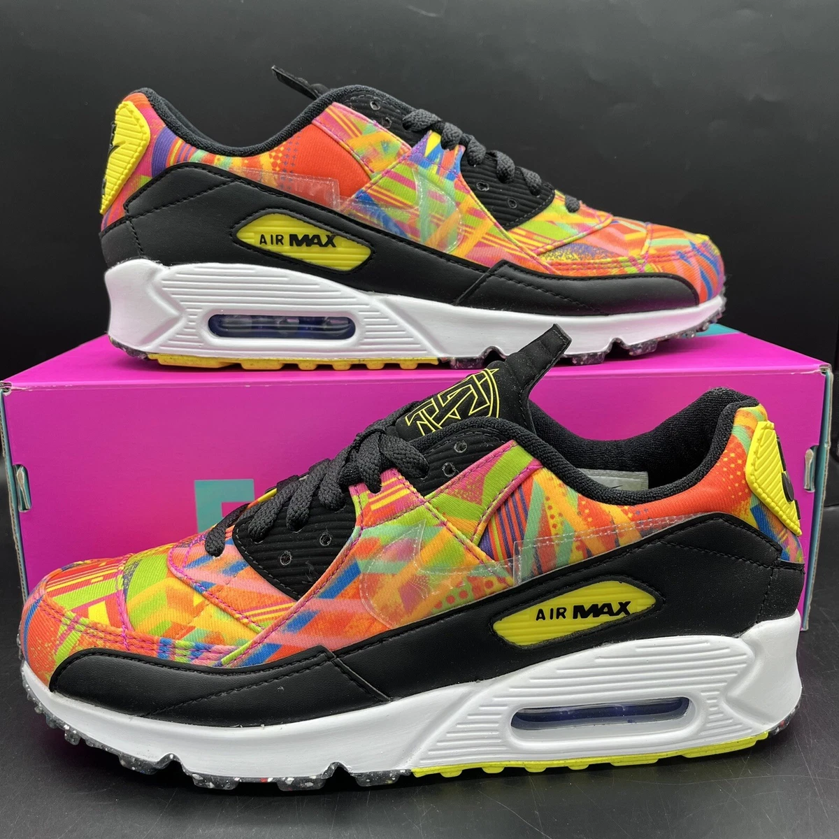 Nike Air Max 90 / LHM 'Latino Heritage Month- Familia' Men's Shoes  DJ4703-900 Sz