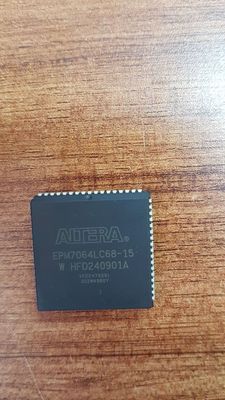 LOT OF 4 PCS. ALTERA EPM7064LC68-15 IC CPLD 64MC 15NS 68PLCC
