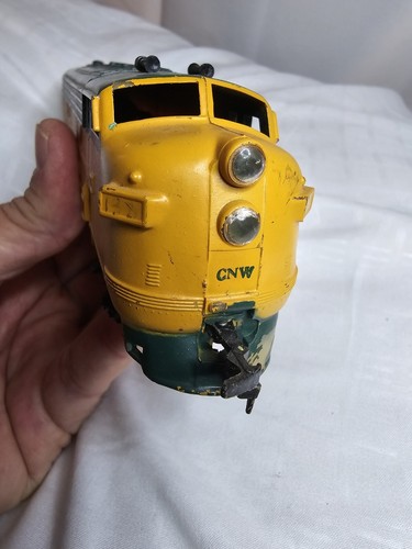 life like chicago & north western RR locomotive UNTESTED