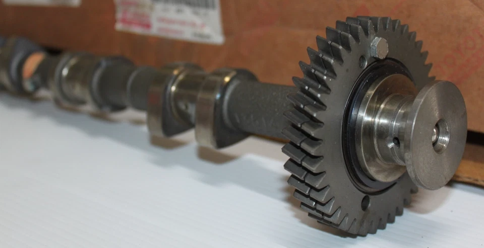 NUEVO GENUINO Toyota 13054-0A020 Árbol de levas Subconjunto SUB #4 Foto 3 de 3