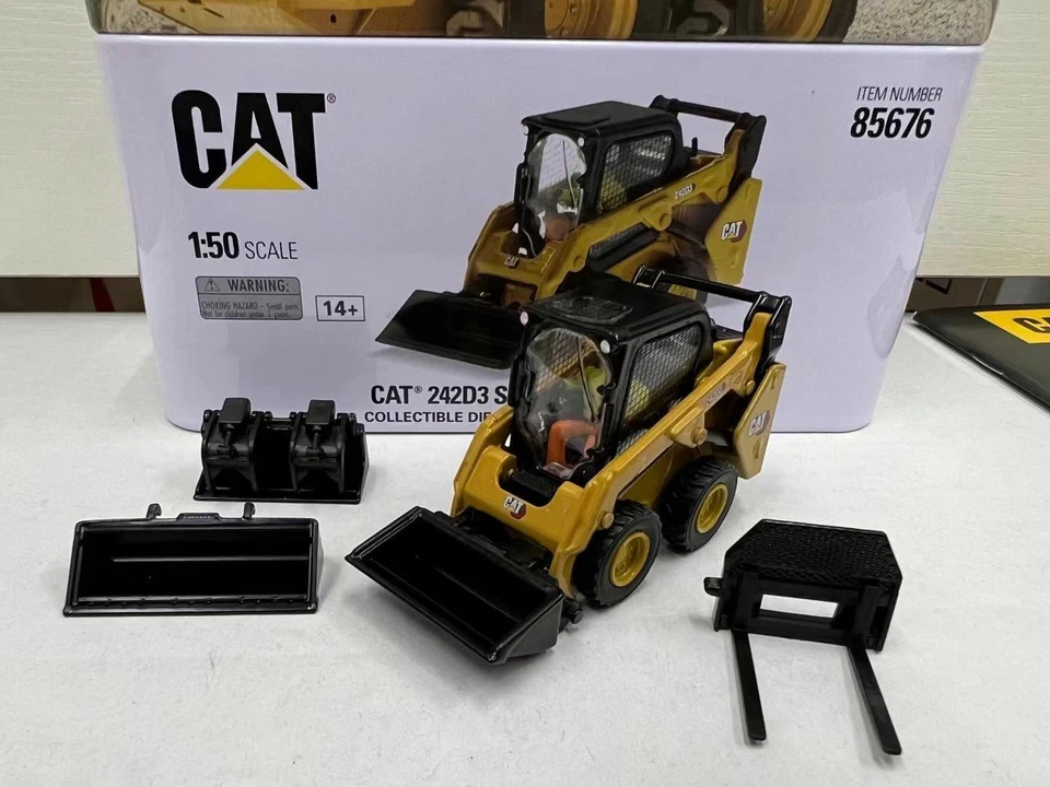 DieCast Masters Cat 242D3 Steer Loader 1/50 Scale Metal Model Toy Gifts DM85676 - Image 2 of 3