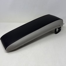 2010-2015 Chevrolet Equinox Black White Leather Center Console Armrest Lid Oem 2010-2015 Chevrolet Equinox Black White Leather Center Console Armrest Lid Oem