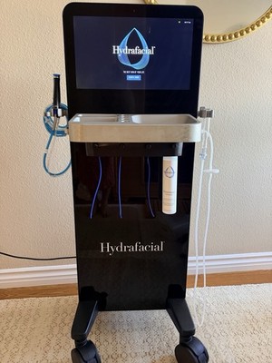 HydraFacial Syndeo + NEW Handpiece, LED Light, Lymphatic&Perk, + tips, boosters 