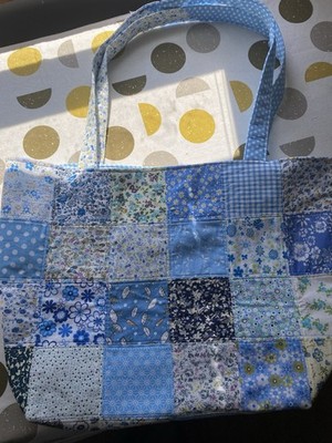 Handmade Tote Bag 18.5x13x6 Blue Floral Quilted Patchwork Inside Pockets