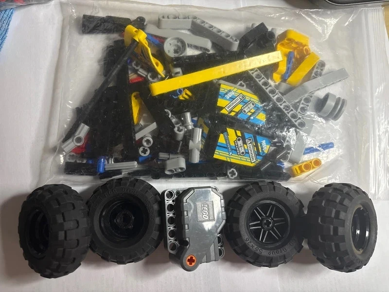 LEGO Technic 42034 Quad Bike, photo 1 sur 3