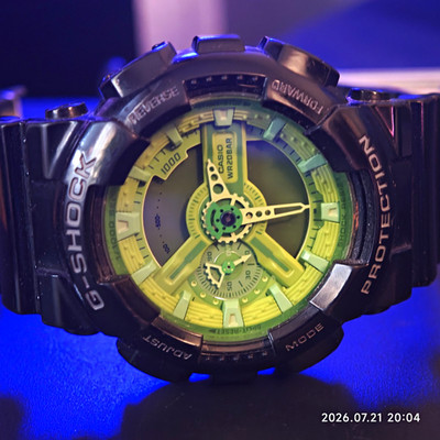 Casio G-SHOCK GA-110B Herren Quarz Armbanduhr schwarz/grün 200 m stoßfest