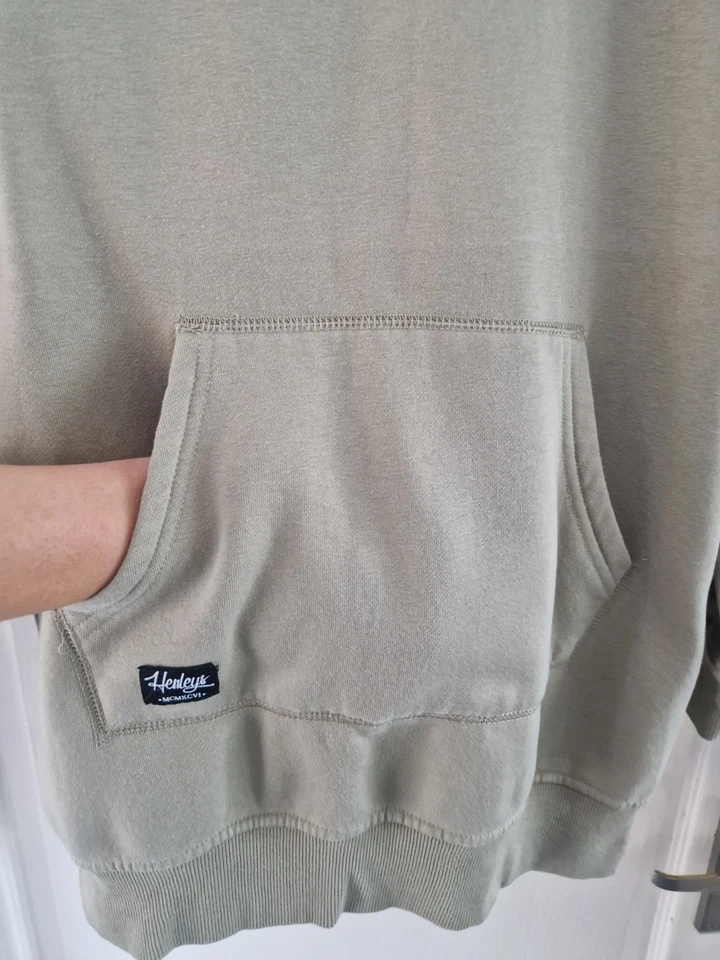 Henleys Hoodie Size 10 Long Sleeve Fleece Lined Kangaroo Pocket Cosy Warm - Image 4 of 4