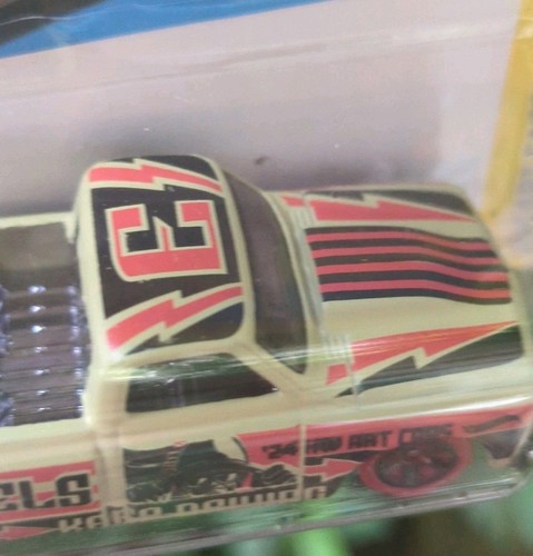 Hot Wheels '67 Chevy C10 - Picture 9 of 13