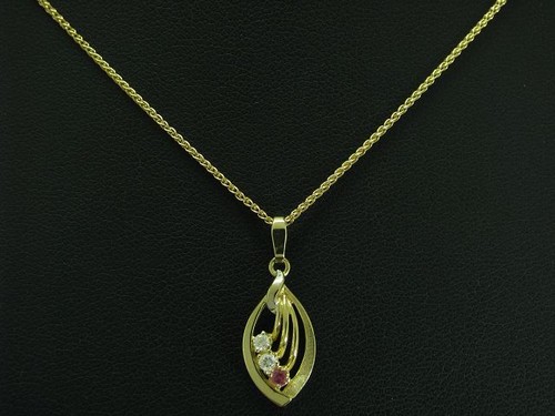 8kt 333 Gelbgold Kette & Anhänger mit Rubin & Zirkonia Besatz / 2,8g / 45,0 cm