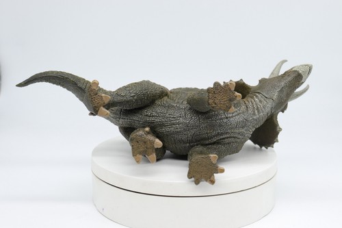 2005 Triceratop 9" 2006 Pterodatayl 8.5" Toy Dinosaur Figure EUC - Picture 5 of 12