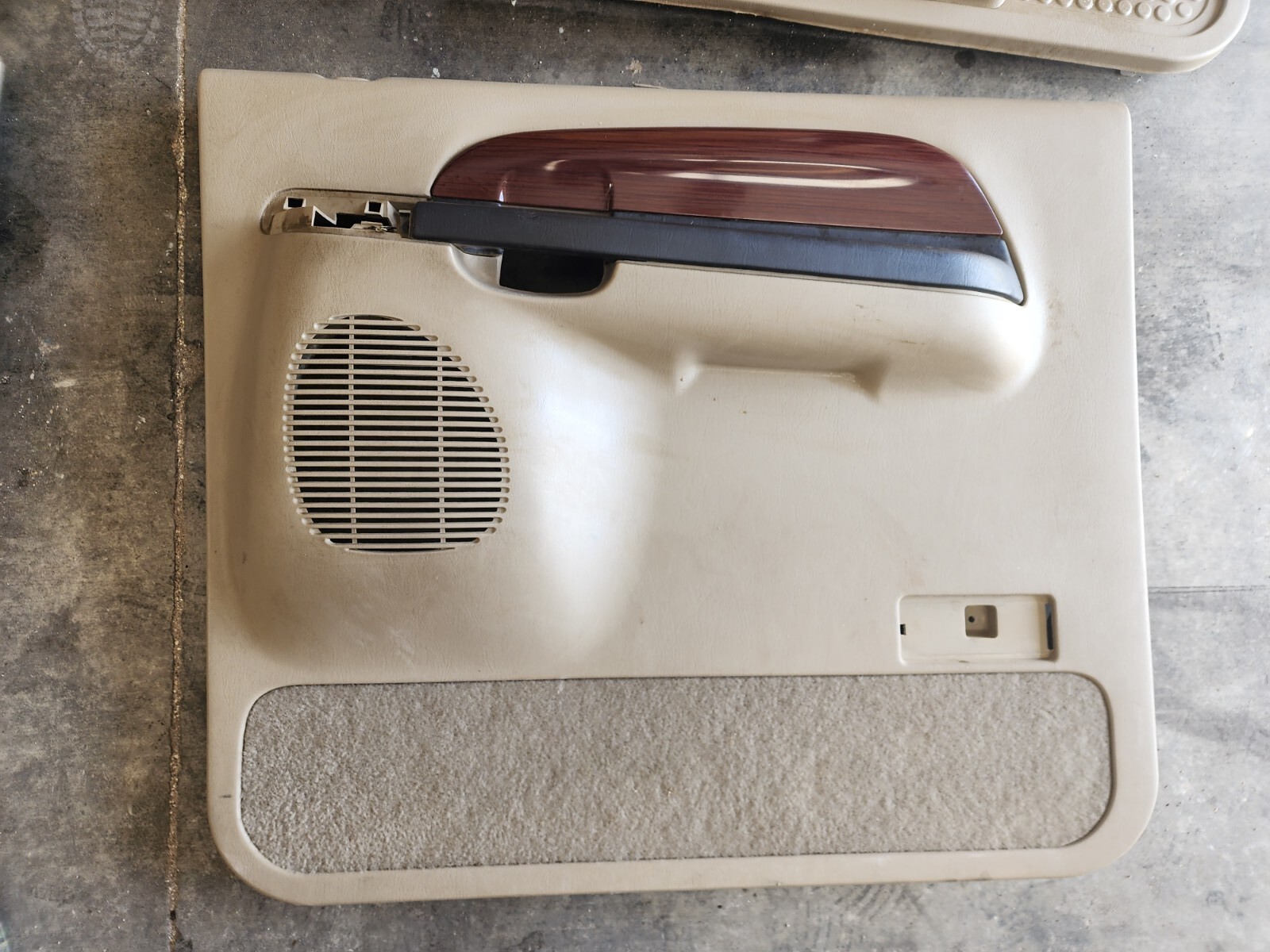 2000-2005 FORD Excursion Rear & FRONT PASSENGER & DRIVER SIDE DOOR ...