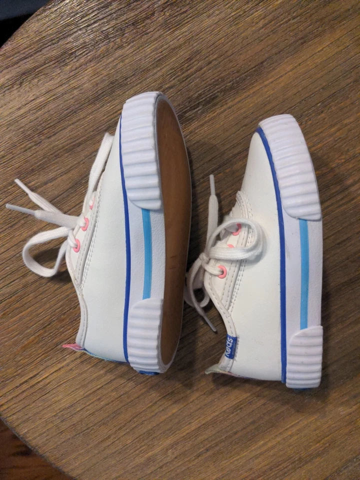 Zapatillas bajas informales cómodas blancas talla 7M Keds Champion para niños pequeños jóvenes Foto 2 de 4