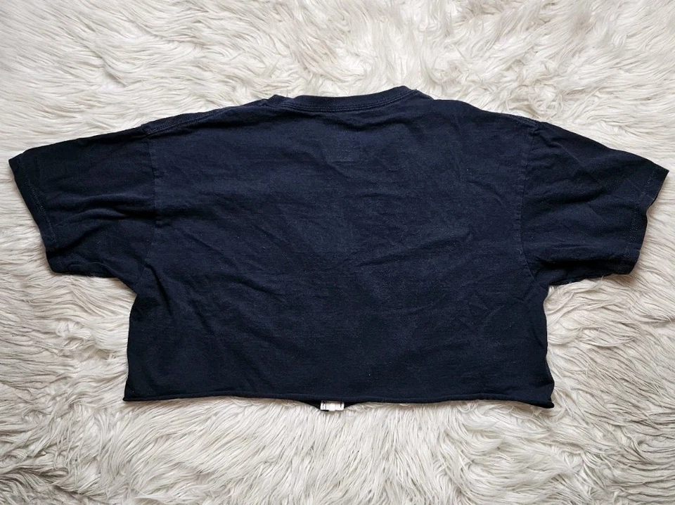 UCONN Huskies Basketball Womens Cropped Full-Zip Graphic T-Shirt Medium READ - Image 2 of 4