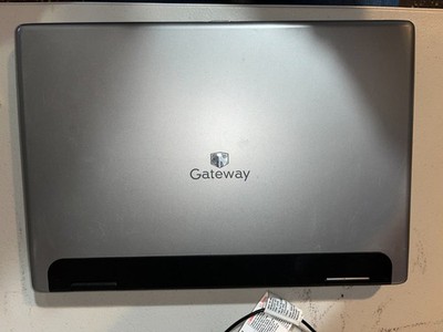 Gateway Laptop PA6 M685-E 2GB Ram, No HDD or Power, Intel Core Duo T2500