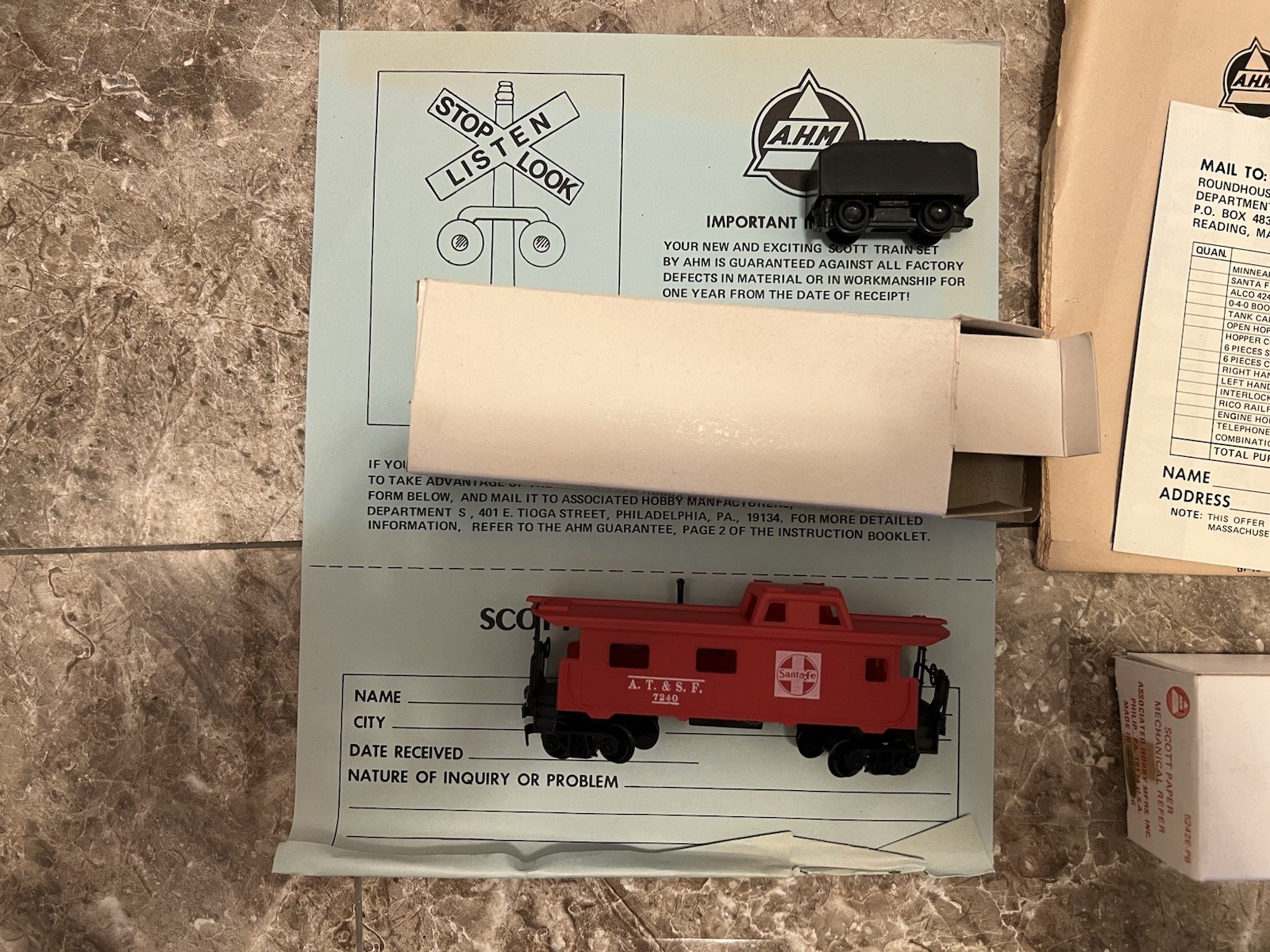 AHM HO Scale Train Set #63930 – MDT Diesel Locomotive 5001C – Santa Fe – Vintage thumbnail 6