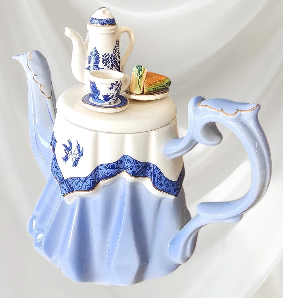 Paul Cardew デザイン限定版 1996 シンデレラティーポット s-l400.jpg