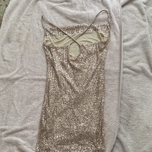Neu mit Etikett figurbetontes Kleid goldfarben champagnerfarben Pailletten XS Wasserfallausschnitt - Bild 5 von 5