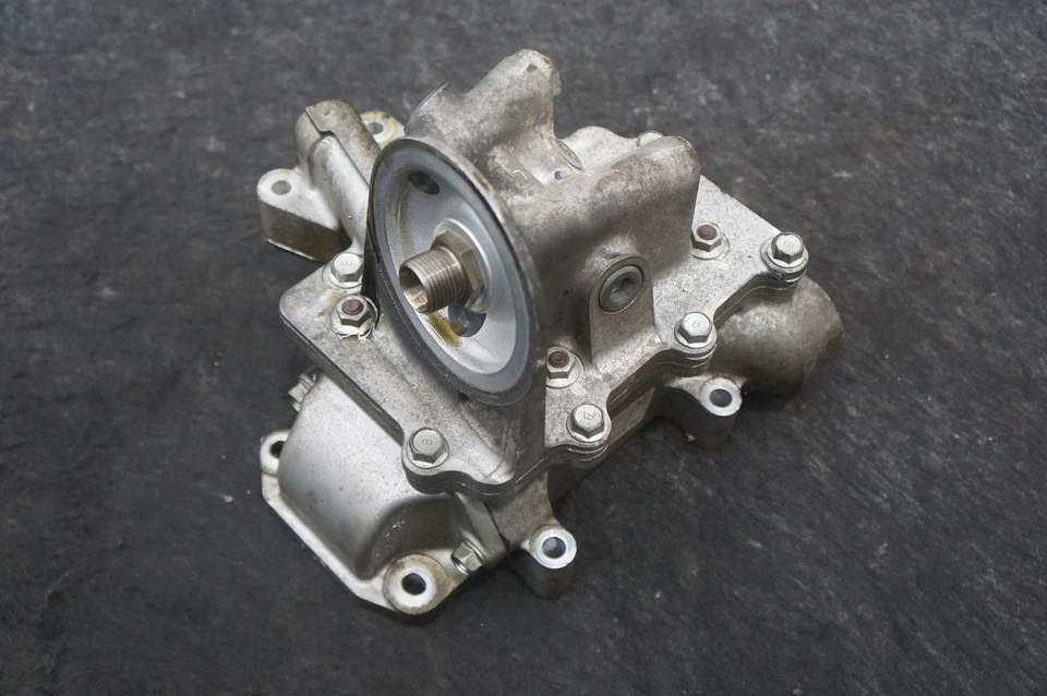 Engine Oil Filter Housing 6.6l OEM 12649227 Chevrolet Silverado 2500 3500 2015 - Image 3 of 4