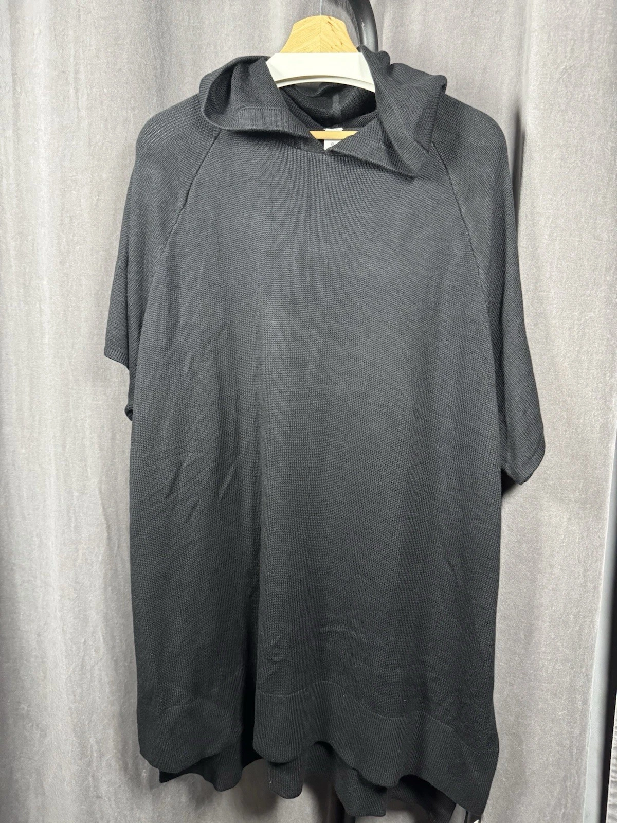 Lululemon Opened Up Poncho Womens Size M/L Black Hooded Cape Lightweight £118RRP
Opens in a new wind