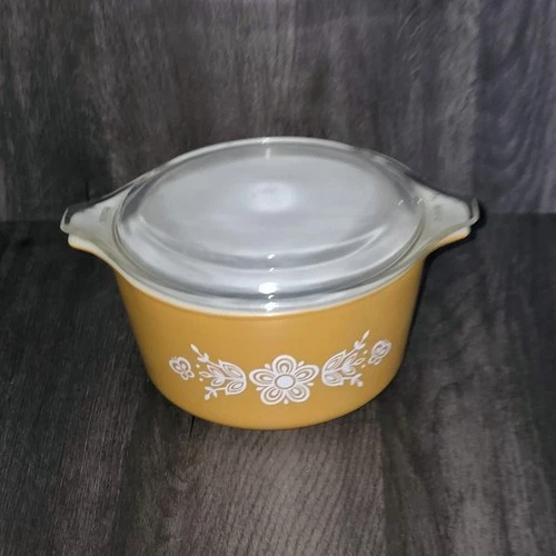 Pyrex Butterfly Gold w Flowers 473 B 1 Qt Casserole Baking Dish w Lid Vintage