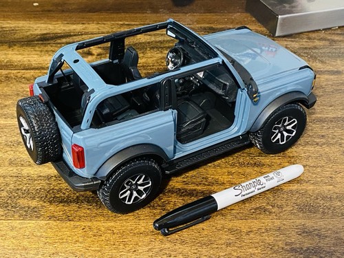 Maisto 1:18 Scale 2021 Ford Bronco Badlands Die-Cast Model – Orange, Detailed & Collectible