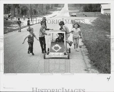 1995 Press Photo Cub Scouts have fun during annual Cubmobile Races, Spring Hill
