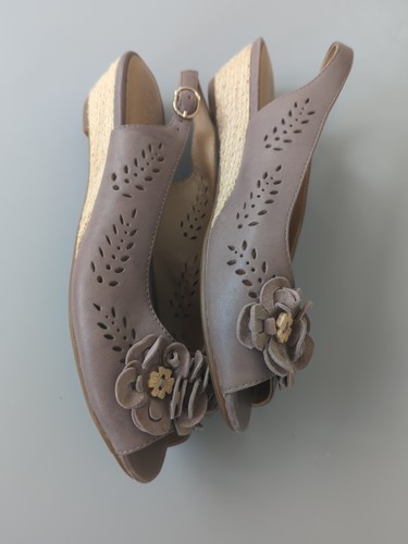 HOTTER BETSY EXTRA WIDE FIT TAUPE LEATHER WEDGE SANDALS SIZE UK 5.5 EXF EEE - Picture 2 of 8