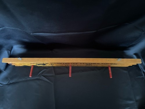 HOPALONG CASSIDY, HOPPY’S BUNKHOUSE CLOTHES CORAL, circa 1950 Wood Wall Hanger - Picture 6 of 18
