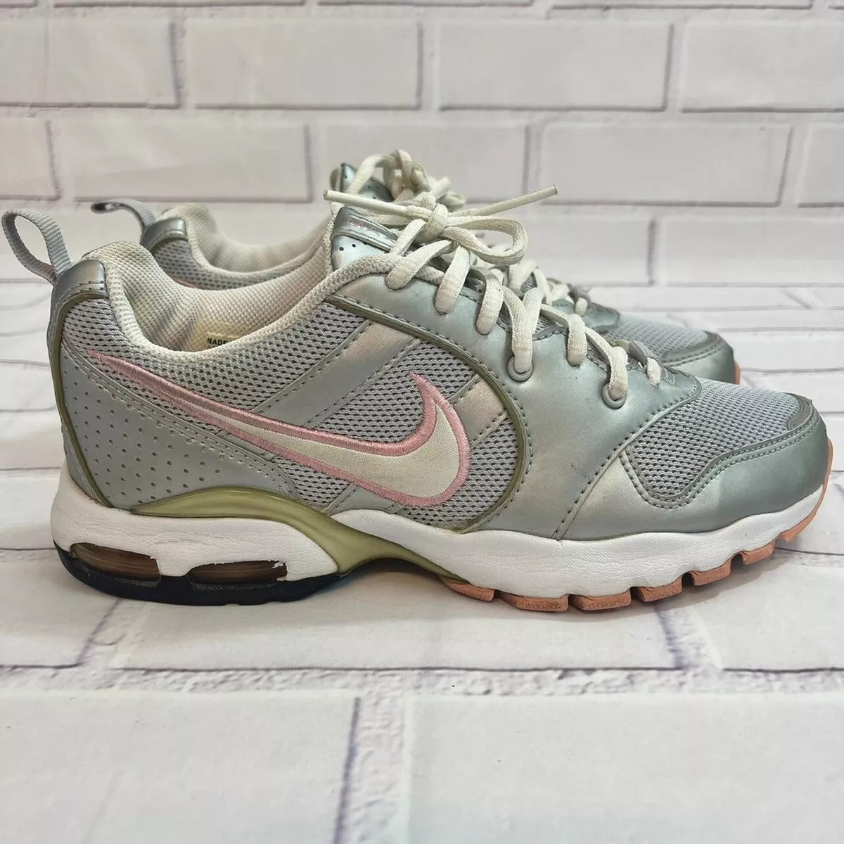Vintage Nike Air Max Womens Size 7 running shoes pink Epic Walking 309746 011