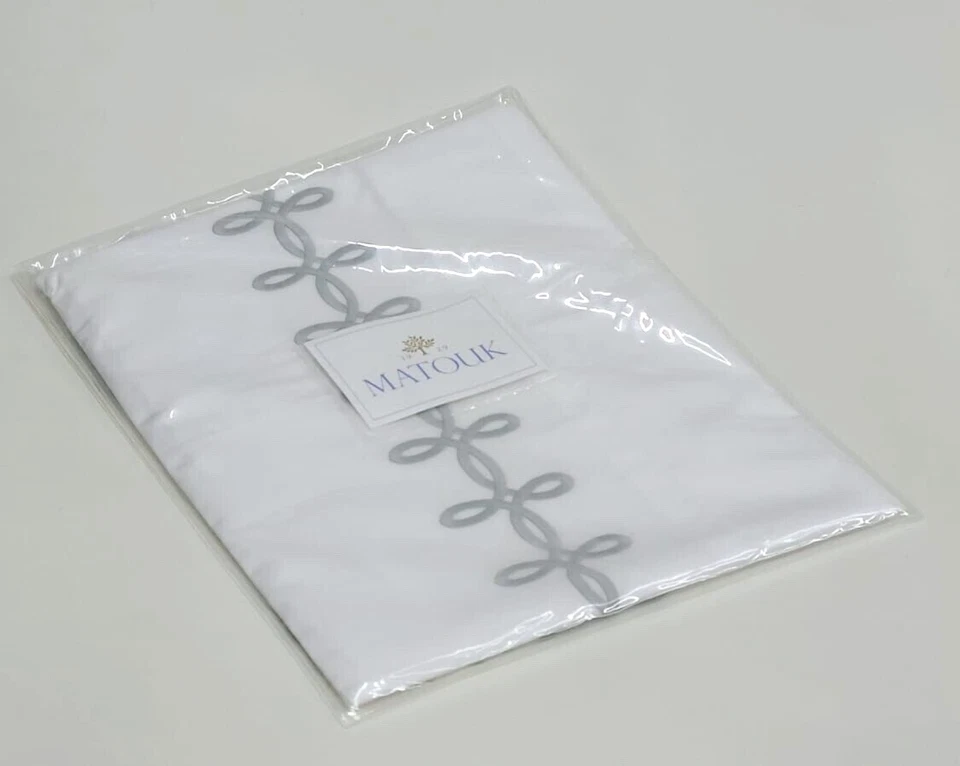 Almohada estándar Matouk Gordian nudo farsa plata algodón percal Foto 3 de 4