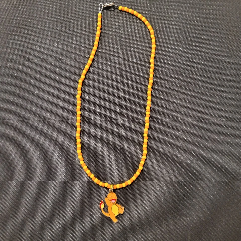 Collar Pokémon Charmander único en su clase Foto 3 de 4