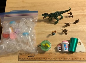Misc Lot: Pied Piper, vending machine capsules, Blown Glass, T-Rex, vtg tin cup