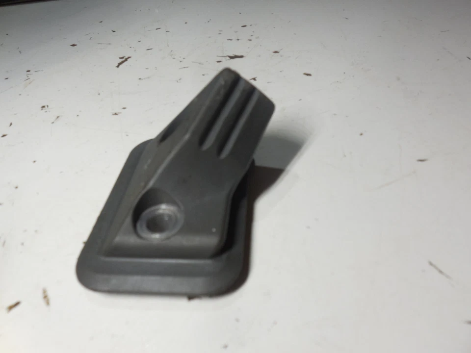 Ajustador de tope de maletero trasero 2307570203 02-06 Mercedes Benz R230 SL600 SL500 Foto 4 de 4