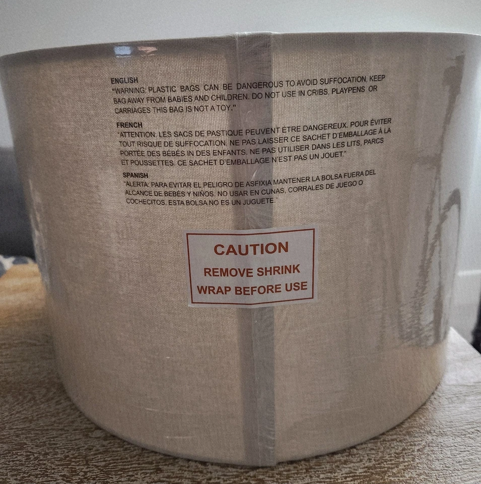 Arena de sombra mediana Pottery Barn Gallery Foto 2 de 4