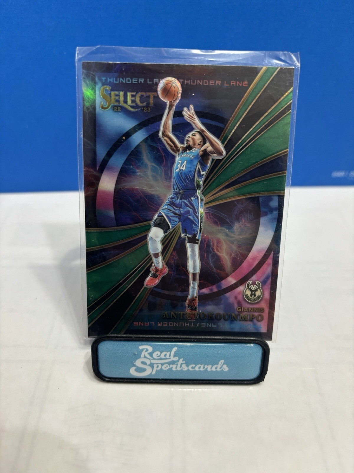 2022-23 Panini Select - Thunder Lane Green Prizm #13 Giannis Antetokounmpo