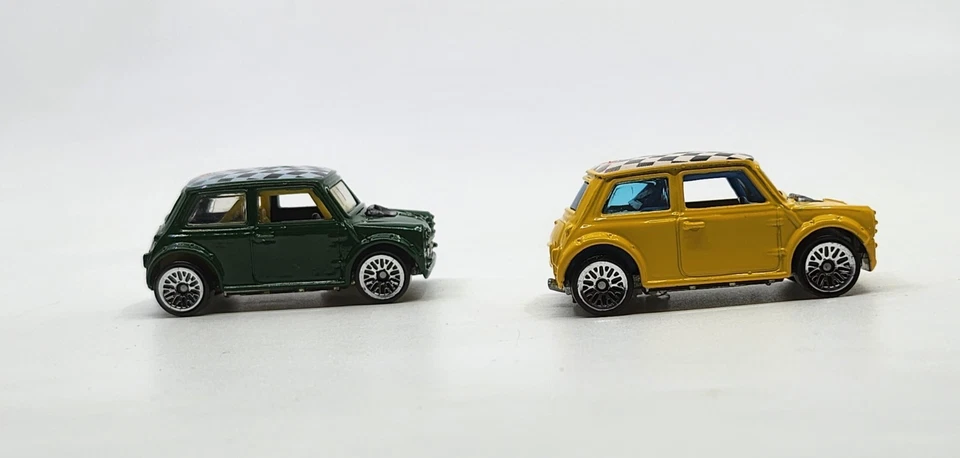 Mini Cooper Hot Wheels® 2000 First Editions™  1:64 Die-Cast #30/36 Lot of 2 - Image 3 of 4