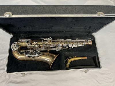 SOLID QUALITY BUNDY II BY SELMER CO. U.S.A. ALTO SAXOPHONE + CASE