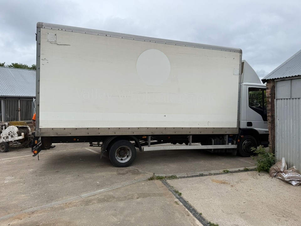 Extra Long Luton box van body ( BODY ONLY) Length 5-72m width 2-45m ...