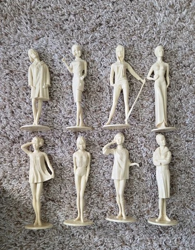 Vintage Lot 8 MARX Campus Cuties Unpainted Original Female Figures 1964 Complete