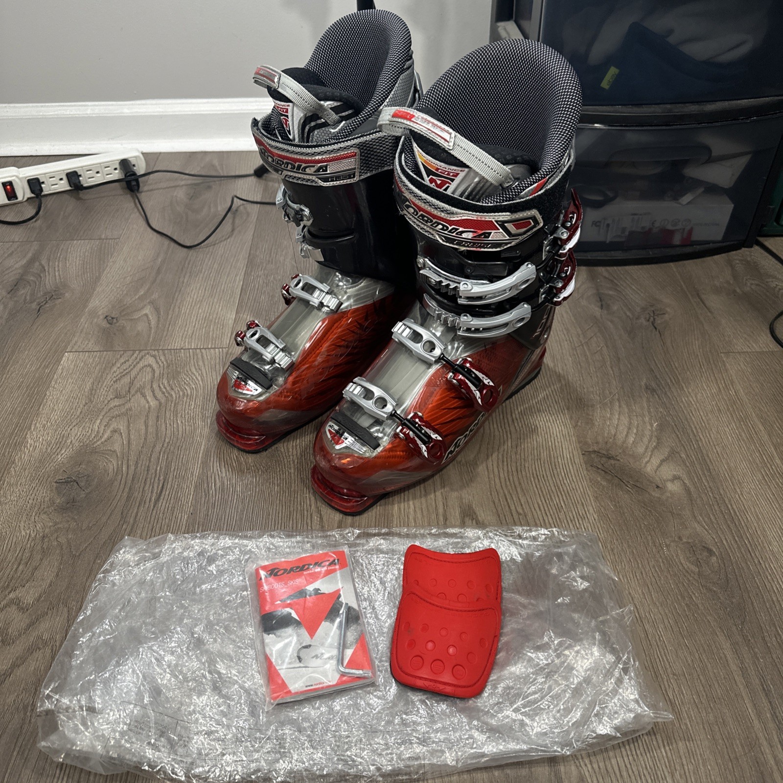 SALOMON Scarponi da sci Nordica Cruise NFS 100 Mondo misura 28 5 (M 10 5) 325 mm 280 285