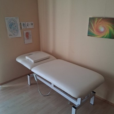 Kosmetikliege eyepower EPR-MST-154 elektrisch, weiß, extrem stabil bis 250 kg