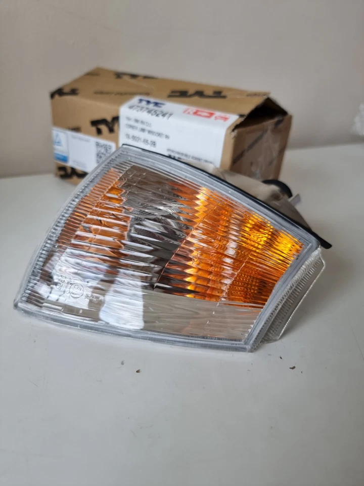 TYC Front Right Driver Side OS Indicator Light Lamp Flasher 18-5021-05-2B - Image 2 of 4