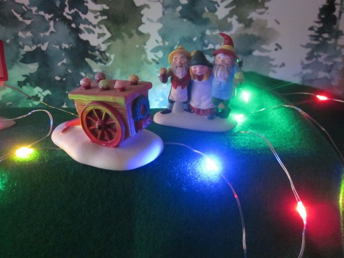 Dept 56 North Pole Elfin Snow Cone Works & set 4 Snow Cone Elves My Collection - Picture 17 of 17