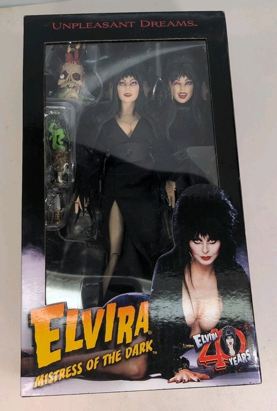 Elvira Model Unpleasent Dreams Mistress Of The Dark 40 Years NECA REEL TOYS 2021