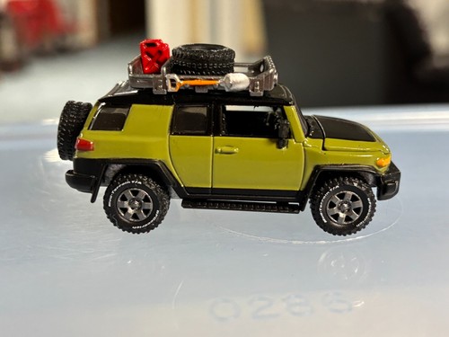Johnny Lightning 2007 Toyota FJ Cruiser Off Road - Picture 2 of 9